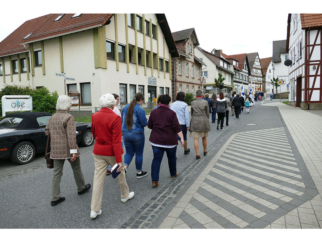 Bittprozession an Christi Himmelfahrt (Foto: Karl-Franz Thiede)